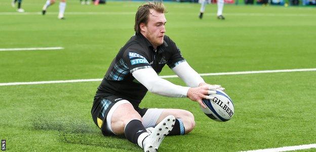 Stuart Hogg scores a try