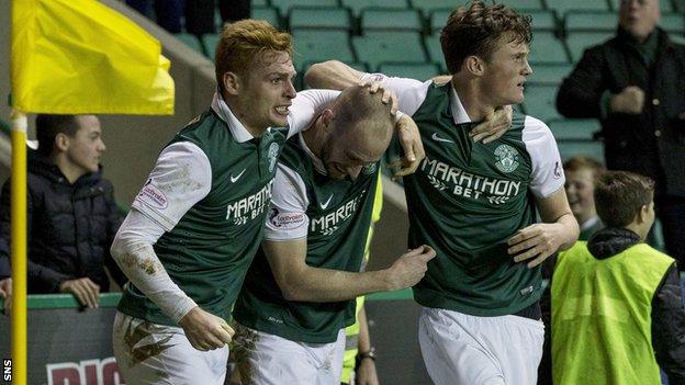 Hibernian players celebrating