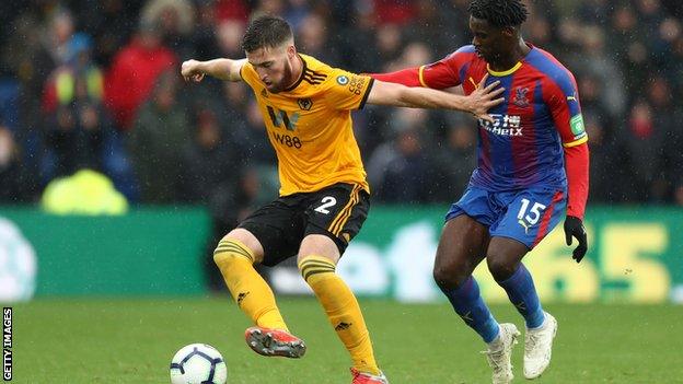 Matt Doherty holds off a challenge