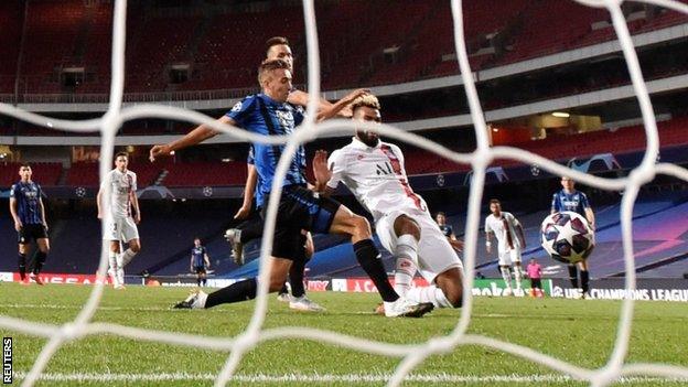 Eric Maxim Choupo-Moting scores against Atalanta