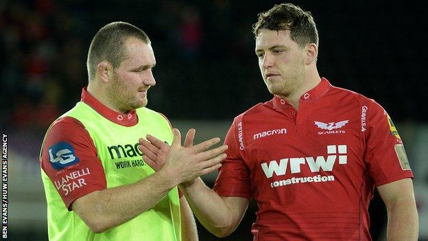 Ryan Elias (R) has deputised in the Scarlets team for the injured Ken Owens this season