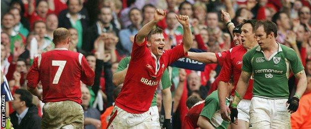 Wales celebrate clinching the Grand Slam