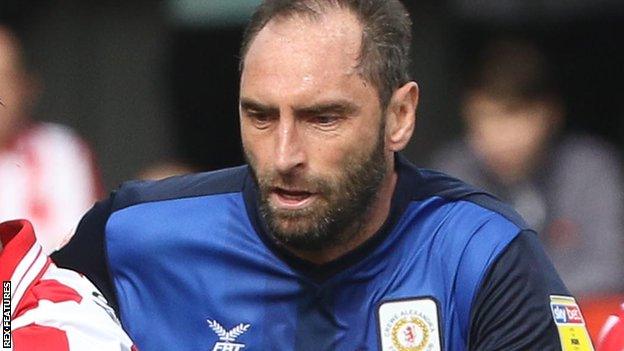 Nicky Hunt in action for Crewe Alexandra