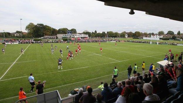 Cymry Llundain yn chwarae yn Old Deer Park