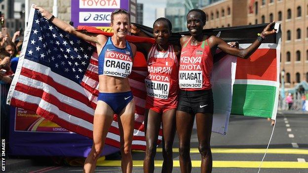 Amy Cragg (left), Rose Chelimo of Bahrain (centre) and Edna Kiplagat