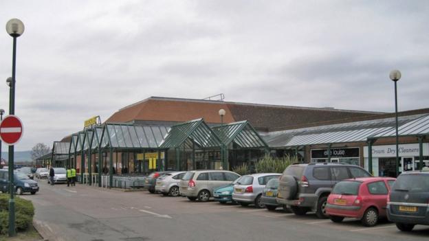 Cheltenham man hit woman with 'haymaker' punch in Covid row - BBC News