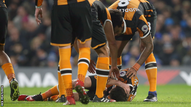 Hull City midfielder Ryan Mason suffers a fractured skull playing against Chelsea