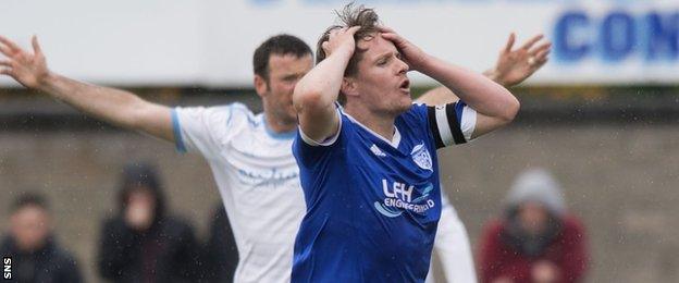 Peterhead's Simon Ferry shows his disappointment against Forfar Athletic