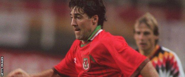 Dean Saunders