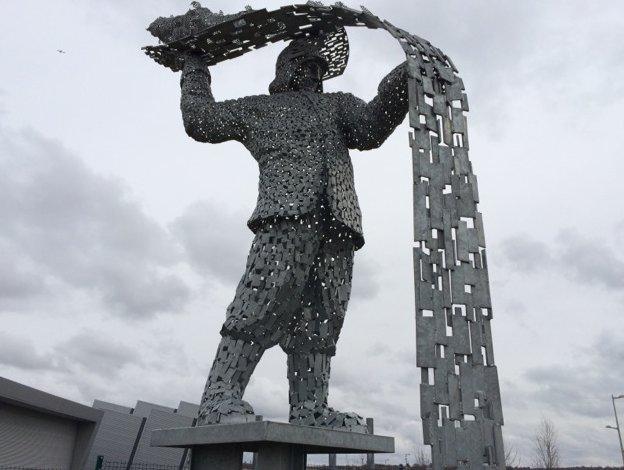 "The Steelman" sculpture at Ravenscraig