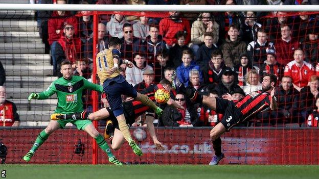 Mesut Ozil gives Arsenal the lead