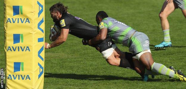 Don Armand scores Exeter's third try