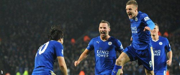 Jamie Vardy celebrates with Leicester team mates