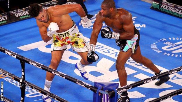 Joe Joyce slips a punch from Daniel Dubois