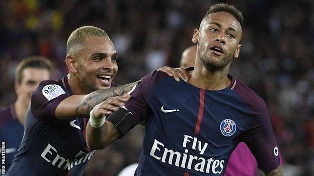 PSG forward Neymar celebrates