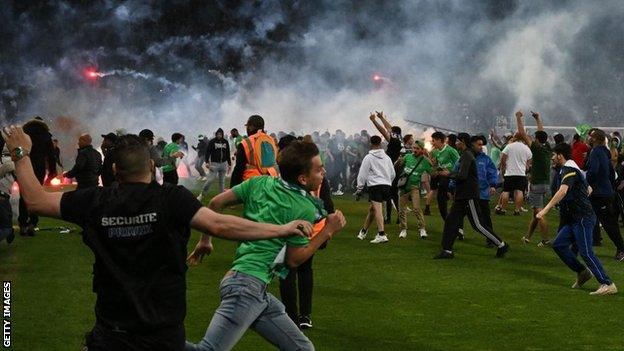 Saint-Etienne's fans invade the pitch