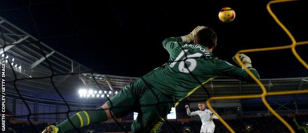 Eldin Jakupovic makes a save