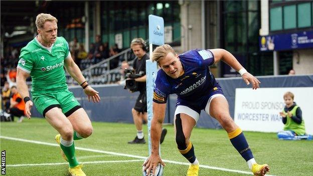 Scotland and British & Irish Lions winger Duhan van der Merwe marked his return from injury with Worcester's second try against Newcastle