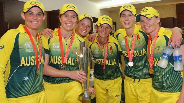 Australia's Erin Osborne, Alex Blackwell, Alyssa Healy, Julie Hunter, Ellyse Perry and Jess Cameron with the Women's World T20 trophy in 2014