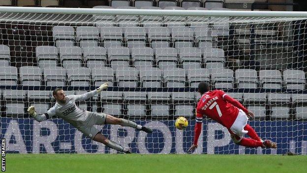 Lewis Grabban scores for Nottingham Forest against Preston North End