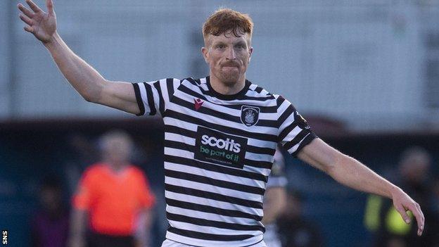 Simon Murray opened the scoring this afternoon as his side went top