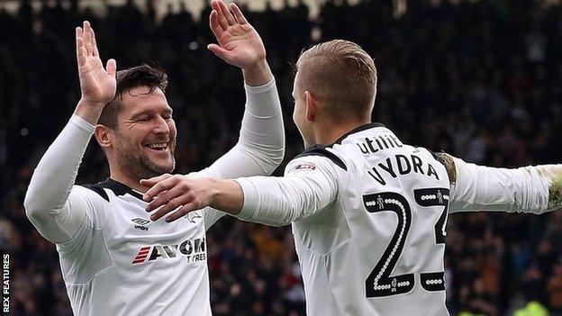 David Nugent (left) congratulates goalscorer Matej Vydra