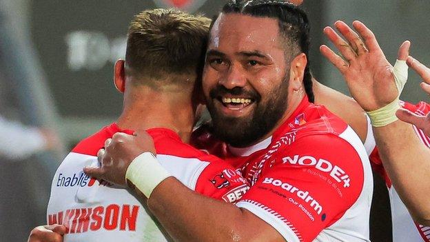 Tommy Makinson, who also kicked five goals, and Konrad Hurrell were among St Helens' six try scorers