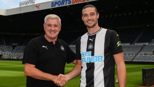 Andy Carroll is one of four players Steve Bruce has worked with before, having taken him back to Newcastle in 2019