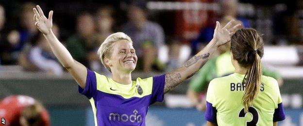 Jess Fishlock and Seattle team-mate Lauren Barnes