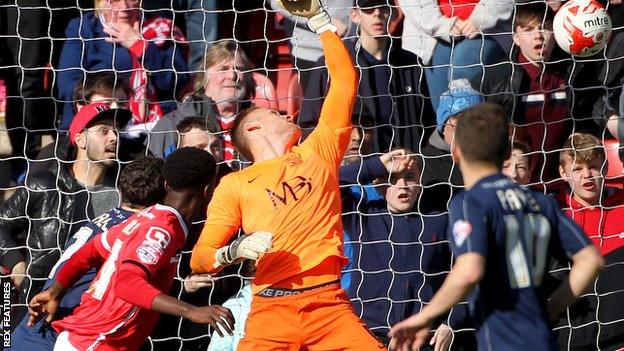 Walsall beat Southend in League One