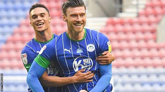 Antonee Robinson (left) and Kieffer Moore