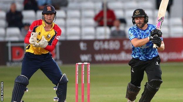 Sussex skipper Luke Wright smashed 75 off 44 balls to help Sussex batter Essex at Chelmsford