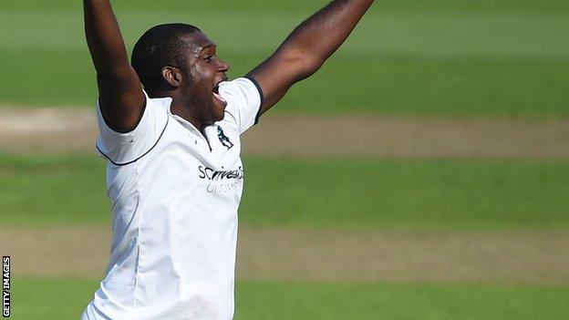 Warwickshire's Keith Barker