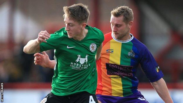 Alex Hurst in action for Bradford (Park Avenue)