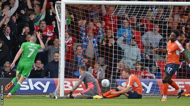 Paul Mullin playing for Swindon