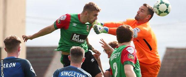 Robbie McDaid scores for Glentoran