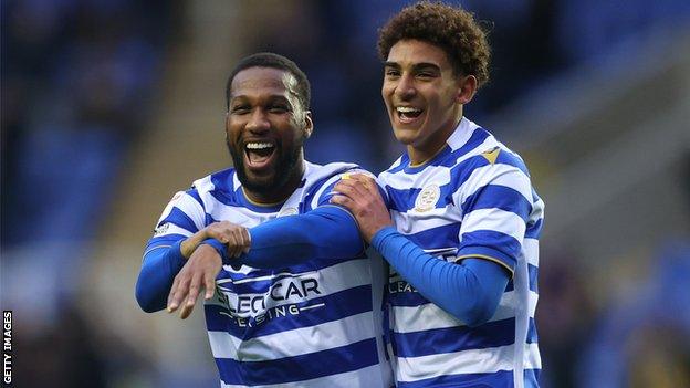 Reading forward Junior Hoilett returns on one-year deal