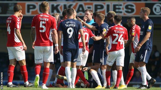 Southend v Charlton with three stoppage time red cards