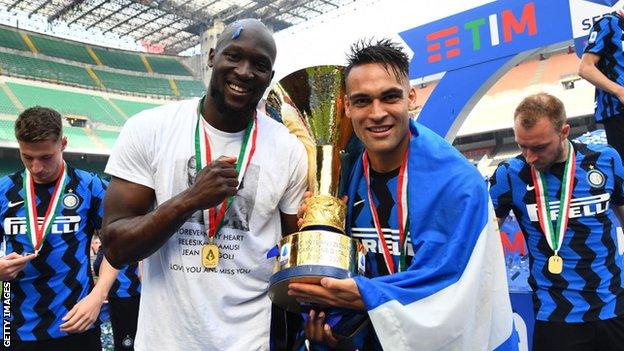 Romelu Lukaku celebrates winning Serie A with Inter Milan