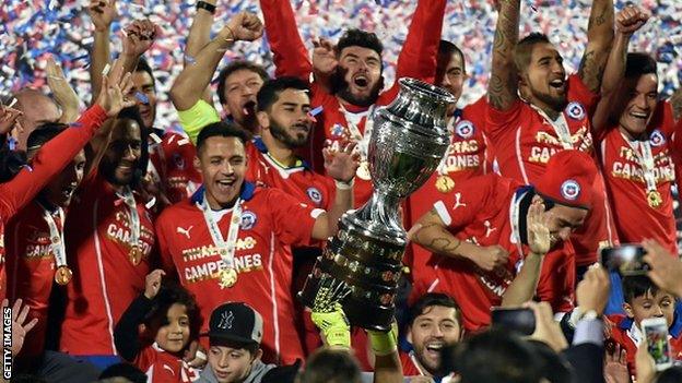 Chile players celebrate winning the 2015 Copa America