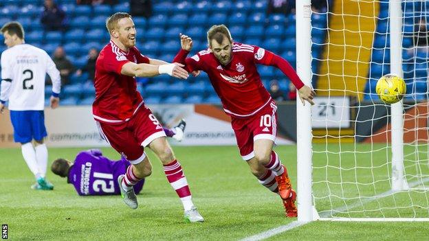 Niall McGinn (right) and Adam Rooney