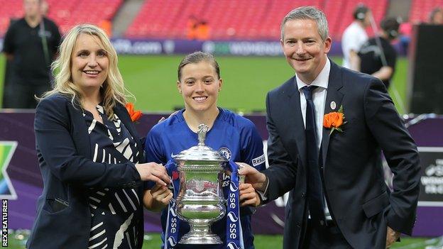 Emma Hayes and Frank Kirby celebrate Chelsea's 2018 FA Cup win