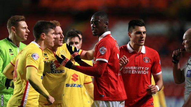 Yaya Sanogo sending off