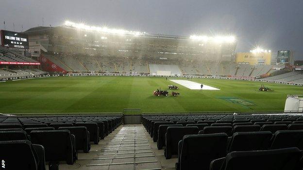 Rain at Eden Park