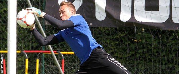 Jeremy Malherbe in action for Reims