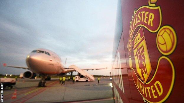 Plane with Man Utd badge near it