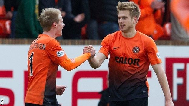 Gary Mackay-Steven and Stuart Armstrong playing for Dundee United