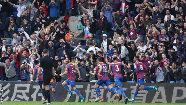 Crystal Palace celebrate Joel Ward's goal