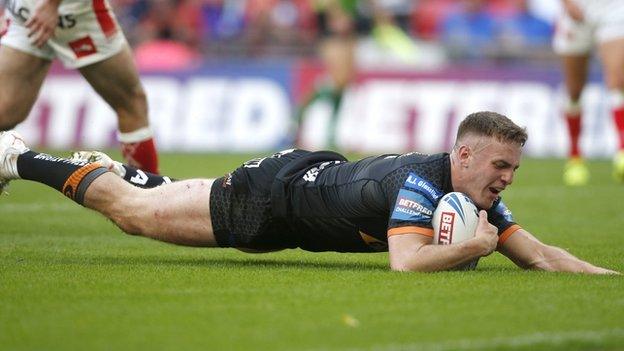 Jake Trueman touches down for the try that put Castleford ahead at half time