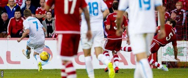 Marin Tomasov scores for HNK Rijeka against Aberdeen